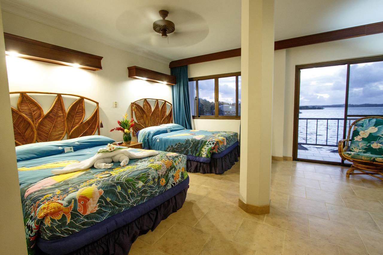 Manta Ray Bay Resort Colonia Eksteriør billede