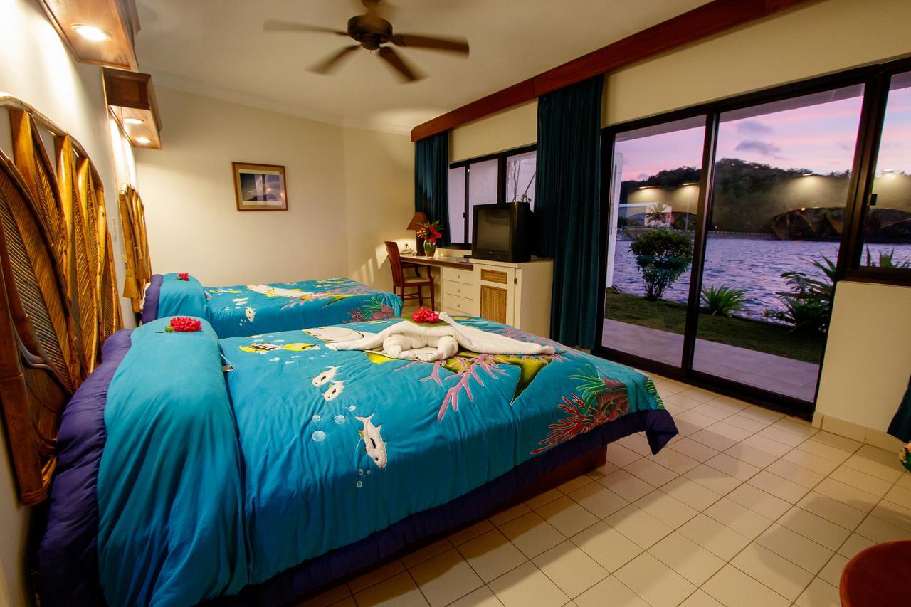 Manta Ray Bay Resort Colonia Eksteriør billede