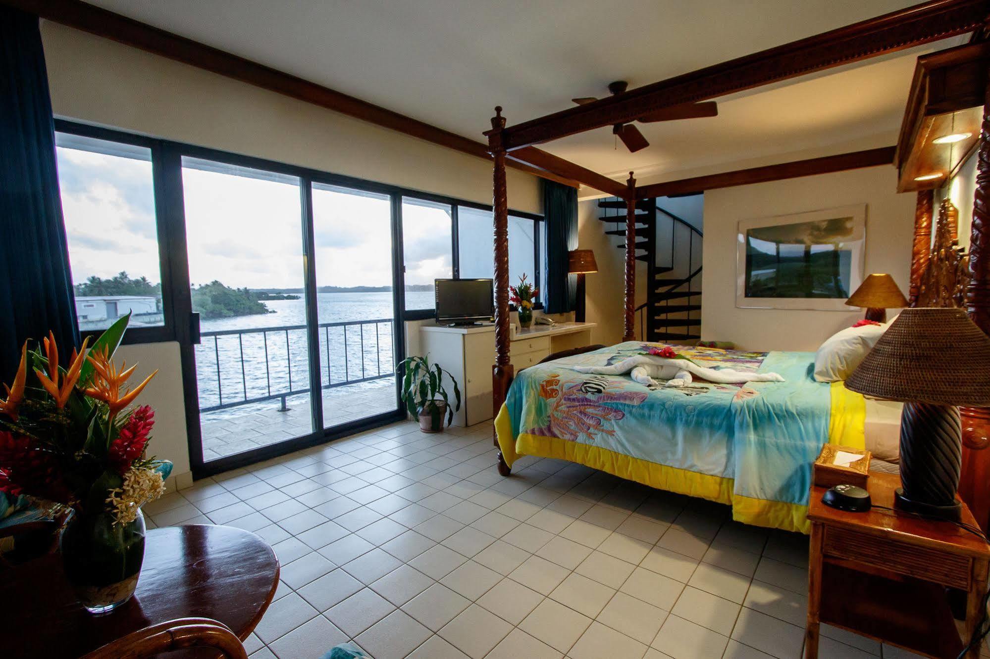 Manta Ray Bay Resort Colonia Eksteriør billede