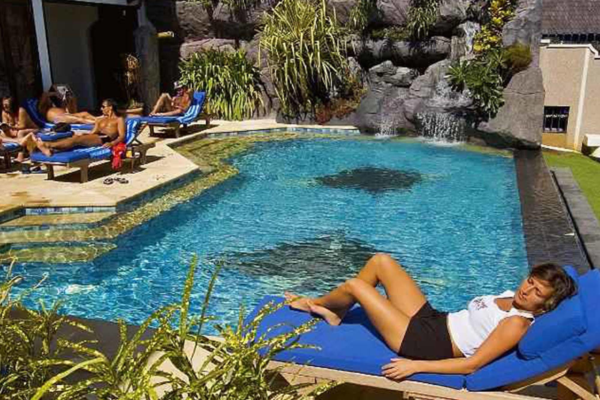 Manta Ray Bay Resort Colonia Eksteriør billede