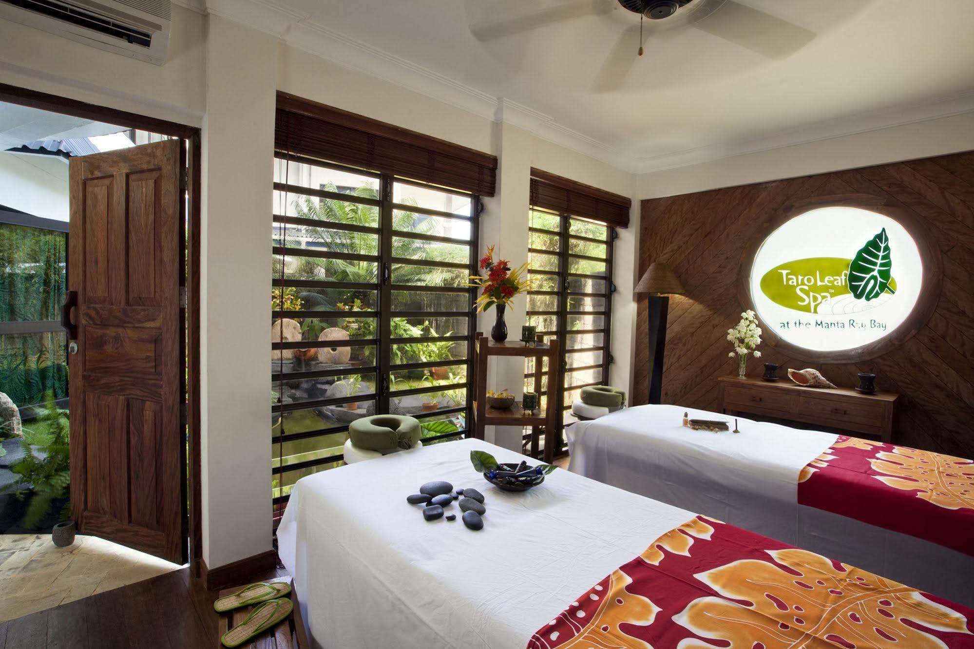 Manta Ray Bay Resort Colonia Eksteriør billede