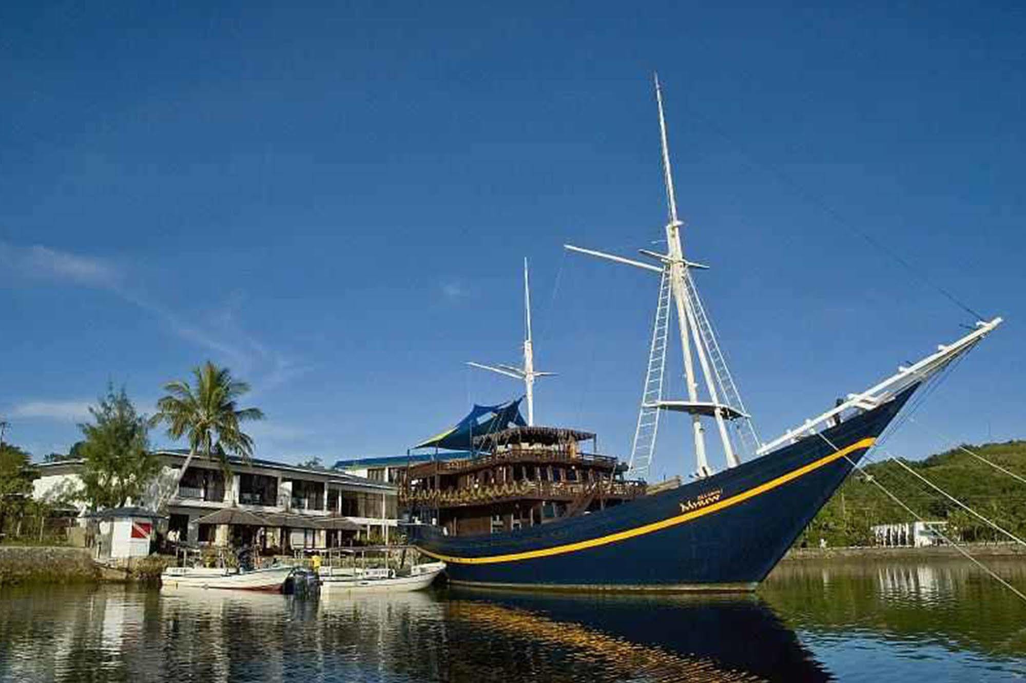 Manta Ray Bay Resort Colonia Eksteriør billede
